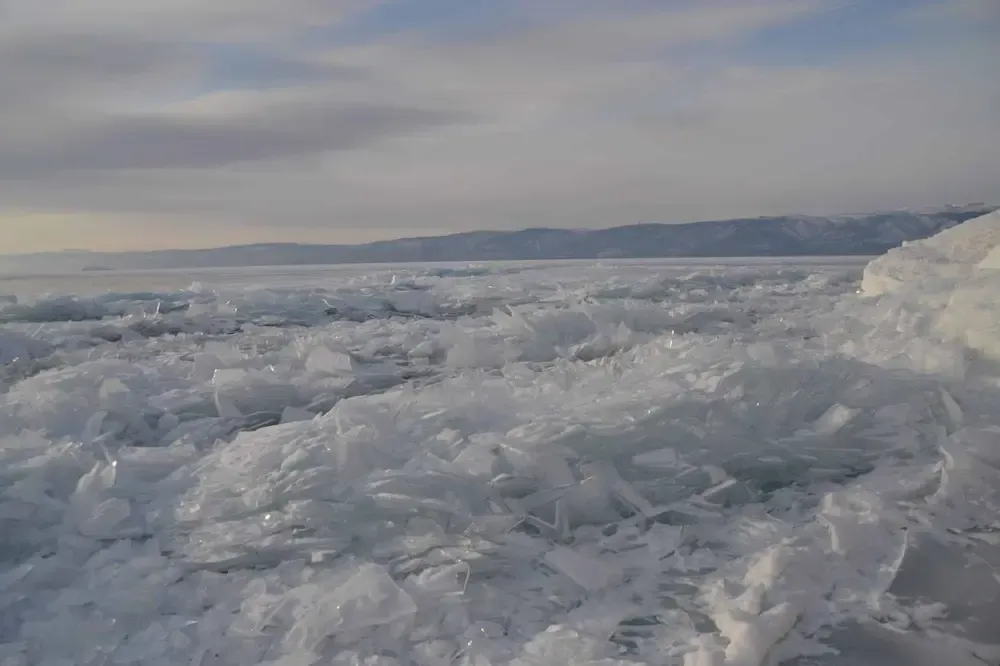Lago Baikal helado