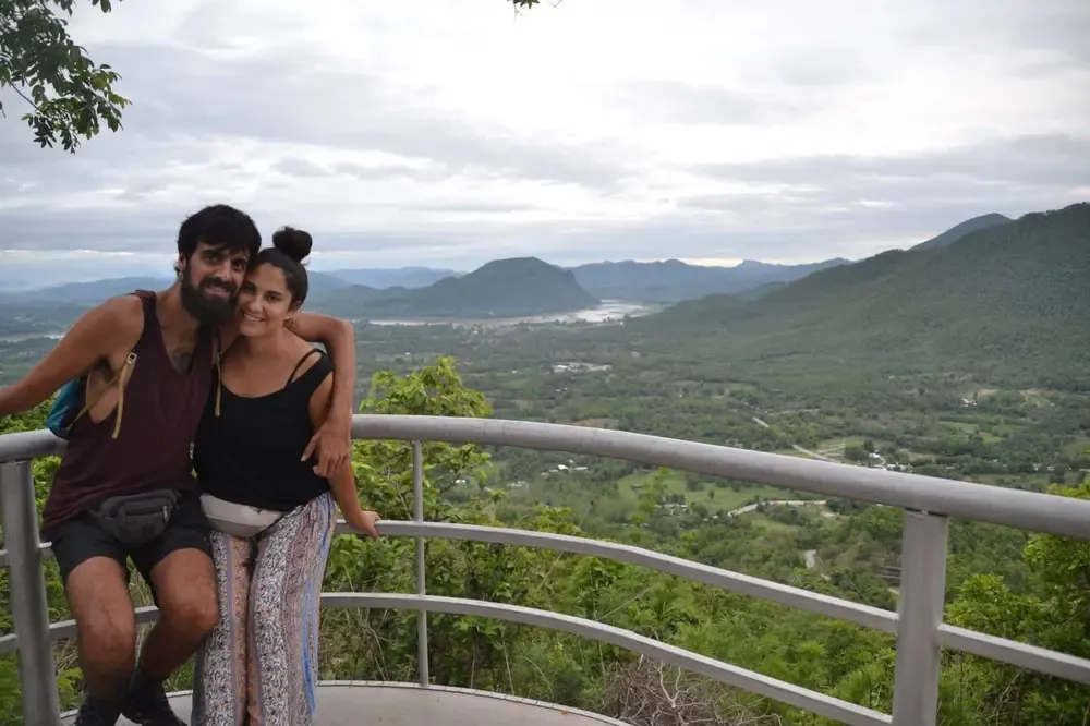 Vistas desde el mirado en la cima de Phu Tok