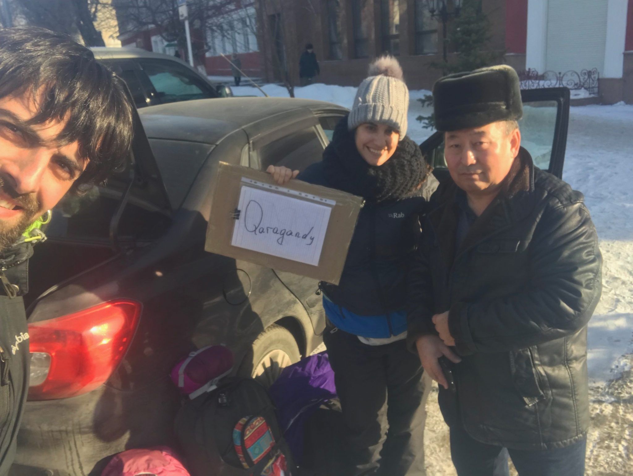Con nuestro conductor en Karaganda