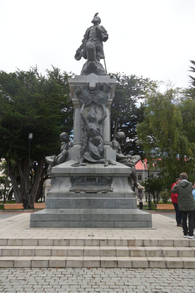 Estatua de Magallanes en la Plaza Muñoz Gamero de Punta Arenas.