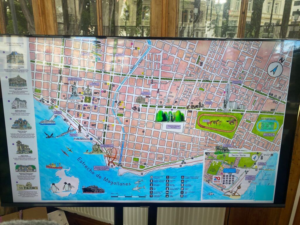 sugerido: Mapa turístico de Punta Arenas con principales atracciones y barrios.