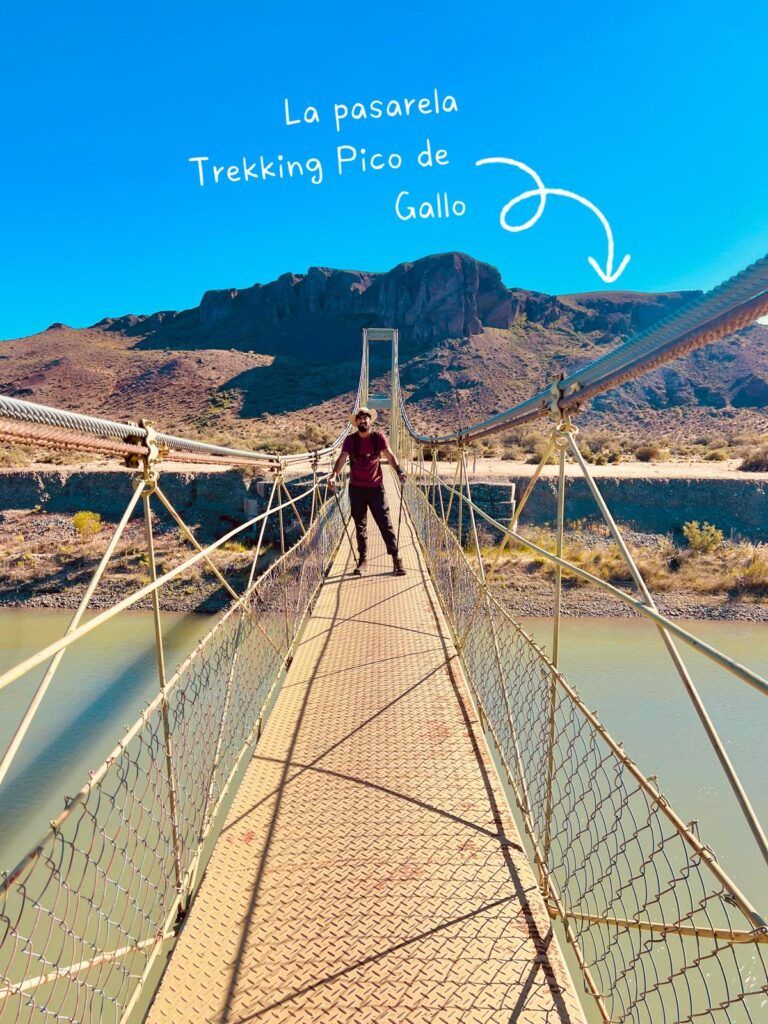 pasarela acceso al trekking pico de gallo en los altares